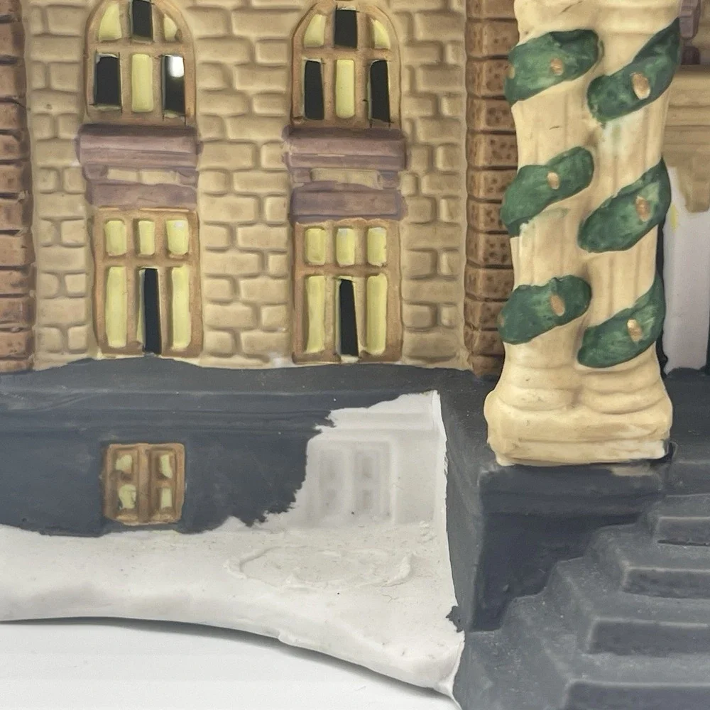 Victorian Village 1998 Station Building Christmas Holiday Decor-Tree missing
